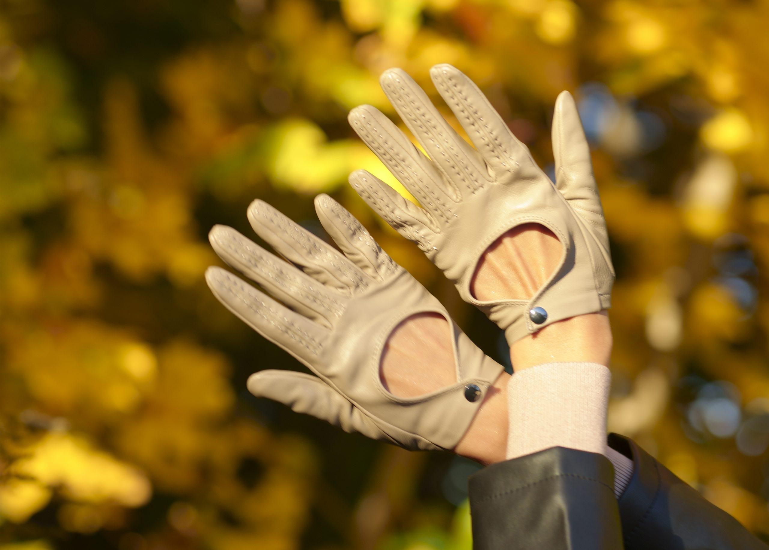 rękawiczki WITCHEN w modnych kolorach jesień-zima 2022